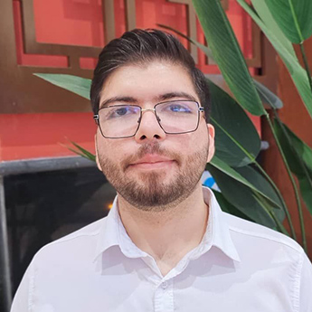 امید فرهودنیا؛ دانشجوی پزشکی و رتبه 1 کشوری علوم پایه پزشکی