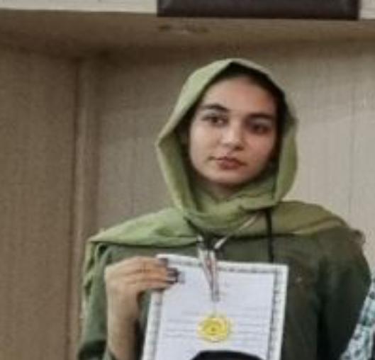 گفت و گو و مصاحبه با پریسان رجبی دانش‌آموز  دوازدهم انسانی