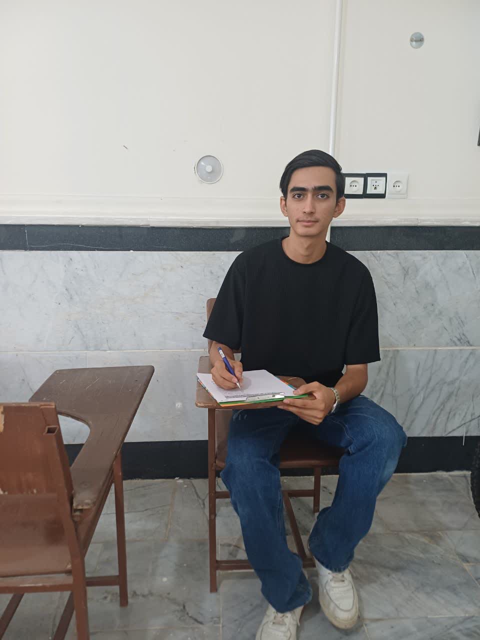 محمدرضا شیرانی خندان رتبه 219 تجربی 6 سال کانونی