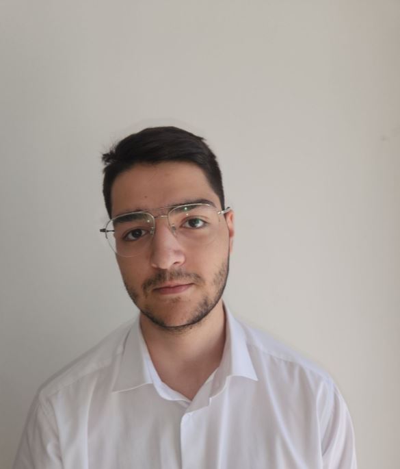 پارسا آقایی، از رتبه 1079 تا 327 کنکور تجربی