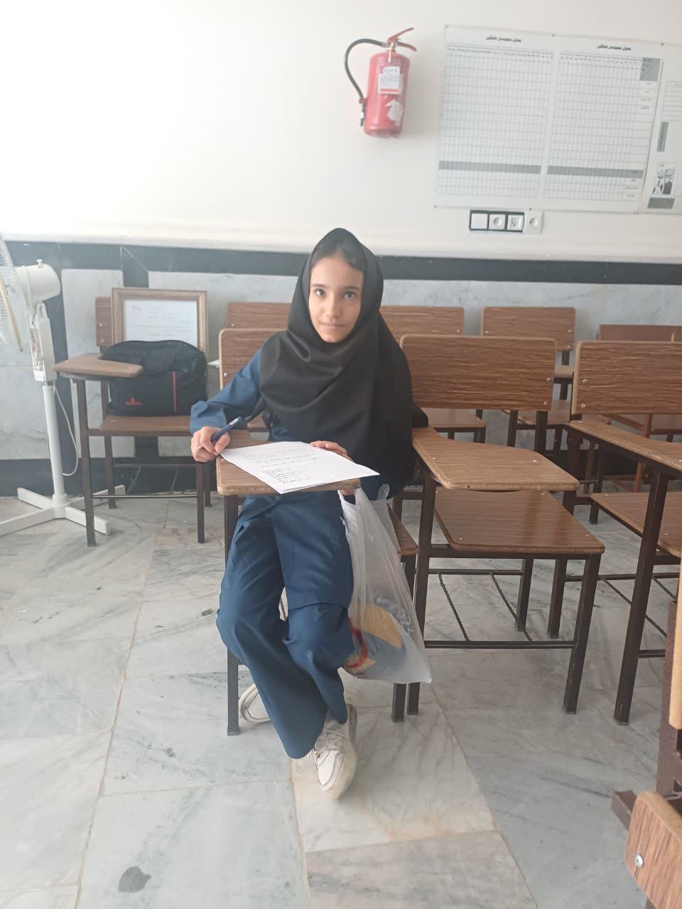 کیمیا انصاری پایه هفتم قهرمان تابستان