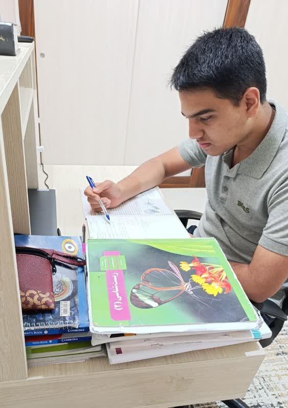 قهرمان پیشرفت، محمد یاسین میرزایی فرد پایه یازدهم تجربی