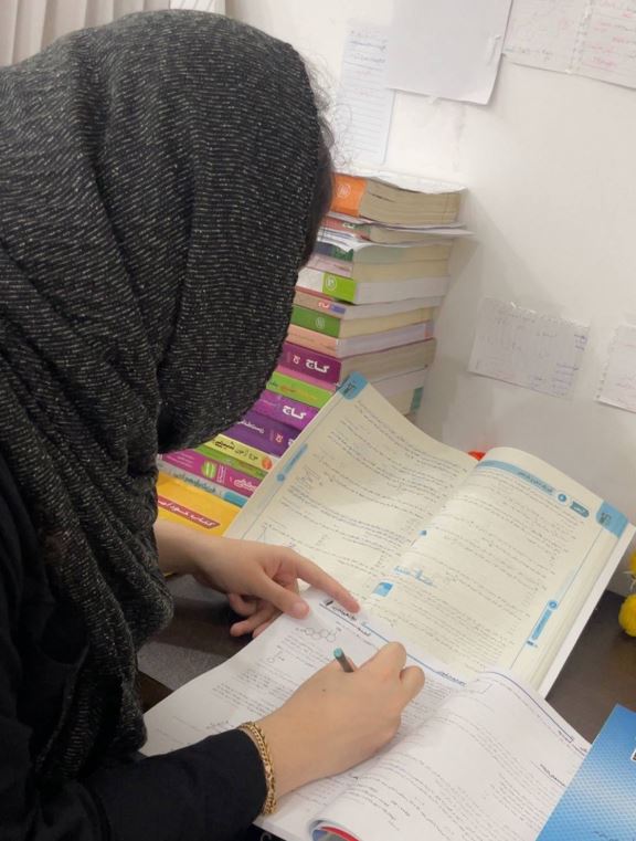 آیدا قنبری دوازدهم تجربی از آمل از روش هایش می‌گوید