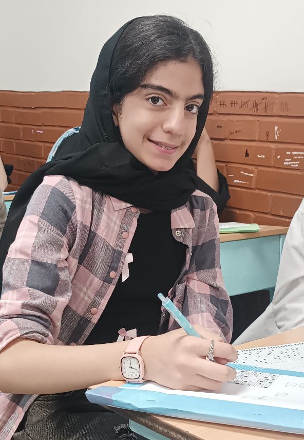 گفت و گو با قهرمان پیوستگی آوا فروزان