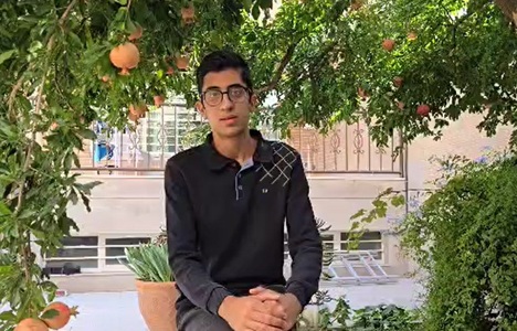 فیلم گفتگو با پارسا حسینی رتبه 31 منطقه و پزشکی دانشگاه شیراز