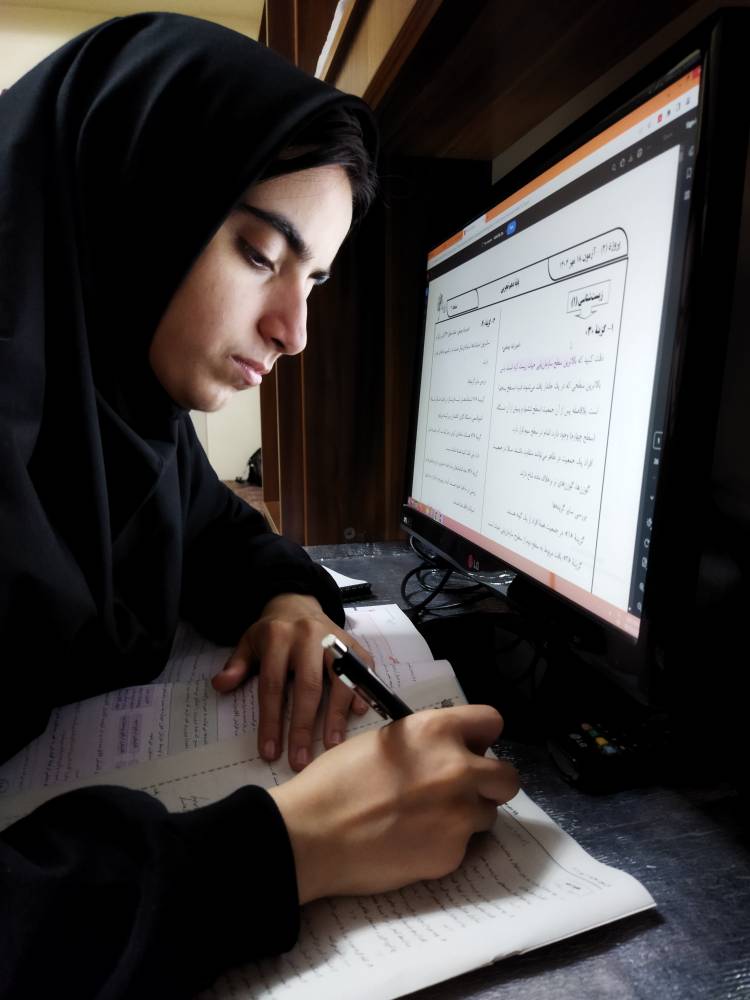 گفتگو با فاطمه فخاری دانش آموز تهرانسر