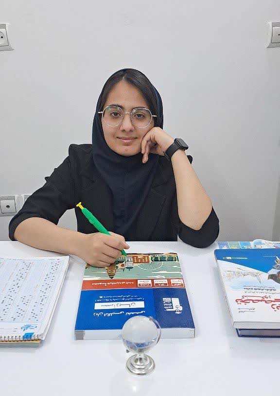 گفتگو با مائده رضوی نژاد پایه 12زبان عضو باشگاه 500تائی