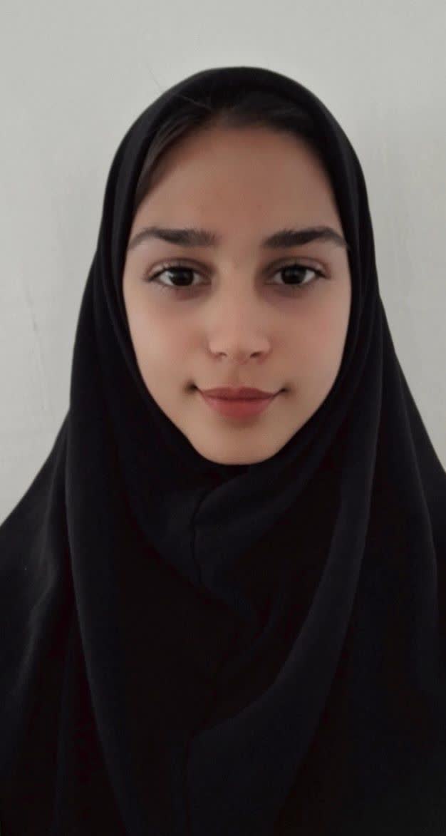 گفتگو با آیدا رشیدی دانش آموز پایه نهم قهرمان پیوستگی از همدان یک