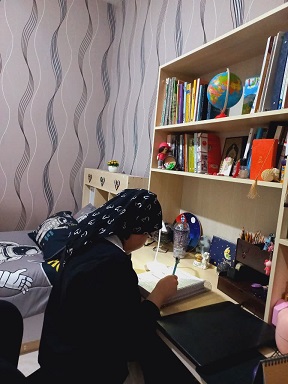 گفت و گو با مهتاب دهقان دانش اموز دوازدهم تجربی