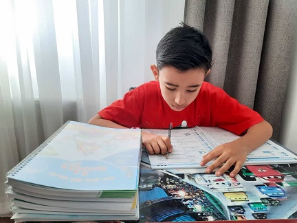 گفت و گو با ارین خوش سیرت دانش اموز چهارم دبستان