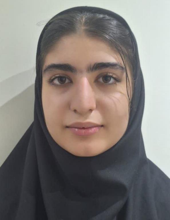 گفت وگو با یگانه طاهری دانش آموز مقطع نهم