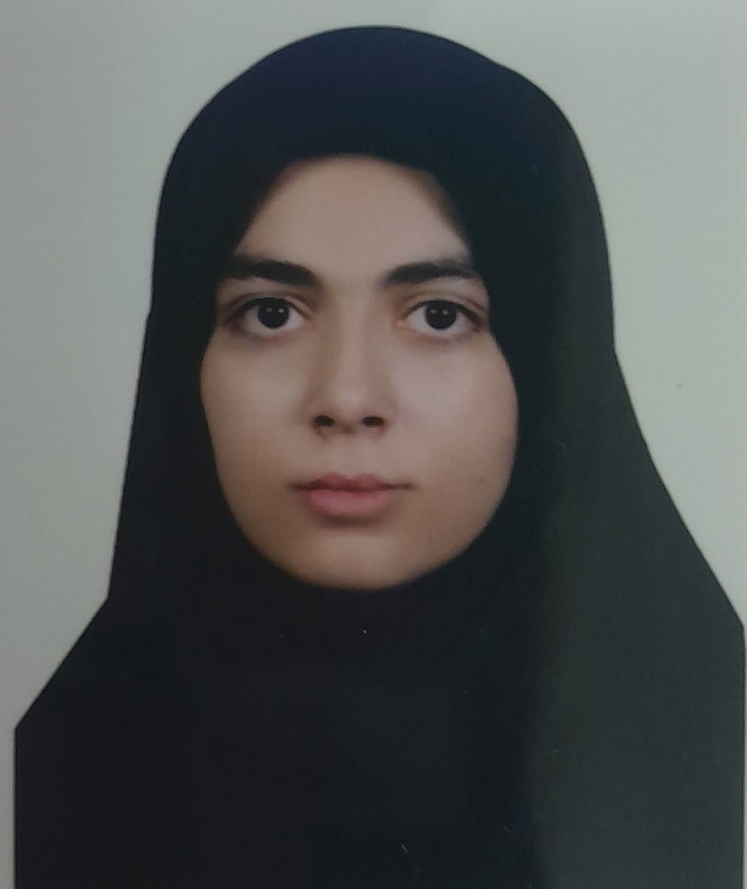 گفت و گو با زهرا حاجیان دانش آموز موفق