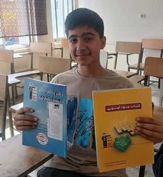 قهرمان پیوستگی، محمدطاها محمدپور دانش آموز مقطع هشتم از مشهد