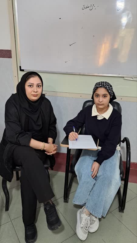 گفت و گو با  فاطمه دلیر   -  مصاحبه دانش آموز میاندوآب دختر