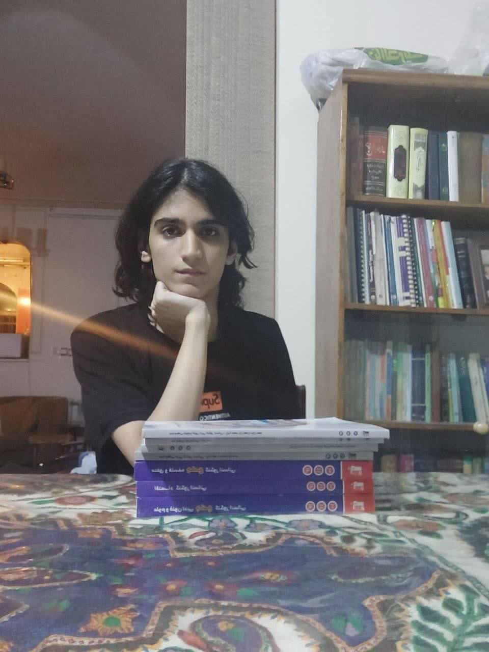 گفتگو با اهورا درانی پور پایه 12انسانی پیوستگی در آزمون