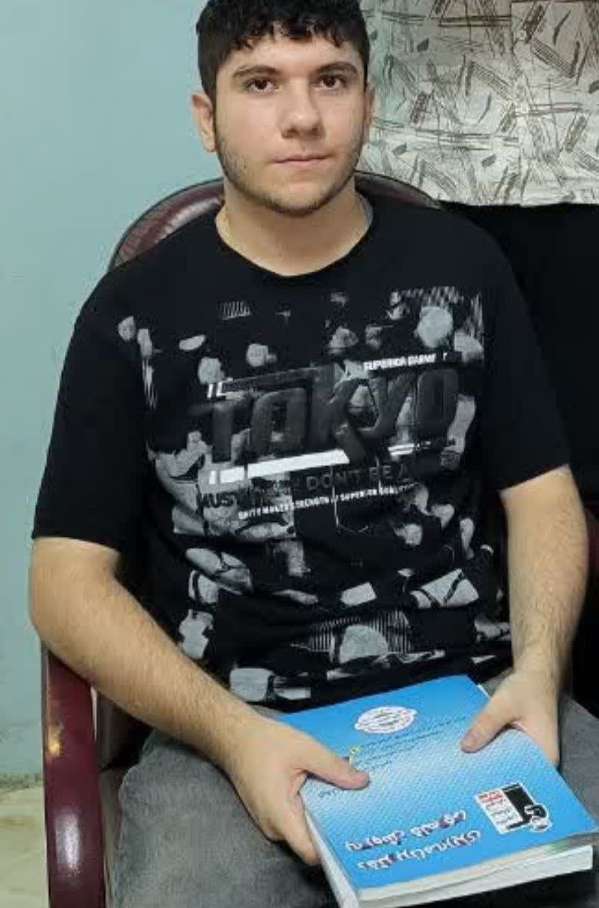 محمد مقدسی، فتح قله تراز7000 با کتاب سه سطحی