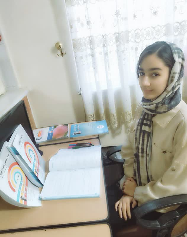 گفت و گو با شادی باقری پایه نهم از بروجرد