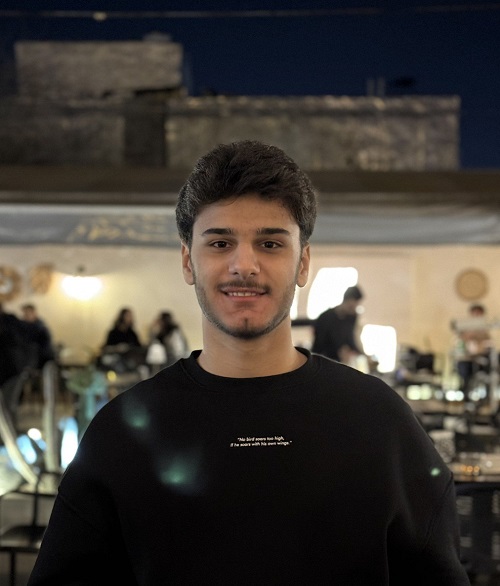 رضا اسدی : نظم، استمرار و تحلیل  با میانگین تراز 6854