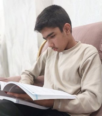 قهرمان تابستان، علی محمودی حسین آباد دانش آموز مقطع هشتم از مشهد