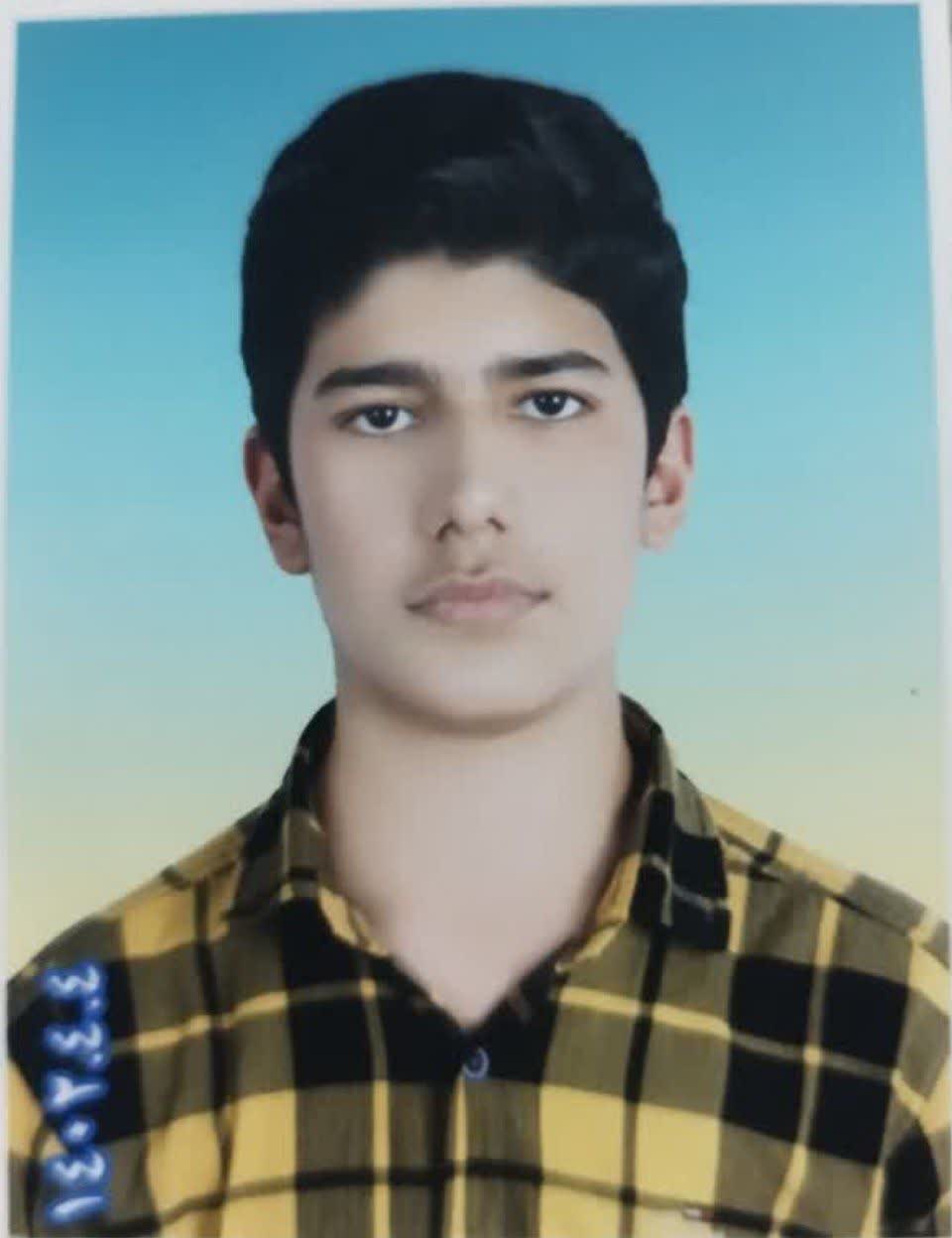 گفت و گو با دانش اموز ابوالفضل مشایخی پایه دوازدهم تجربی