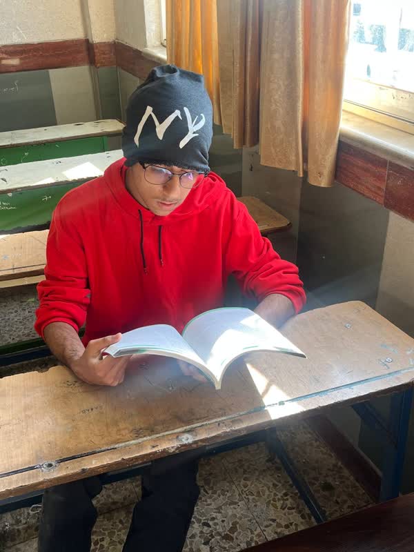 سید امیررضا حسینی با معدل 19/33 از دبیرستان تیزهوشان از آمل