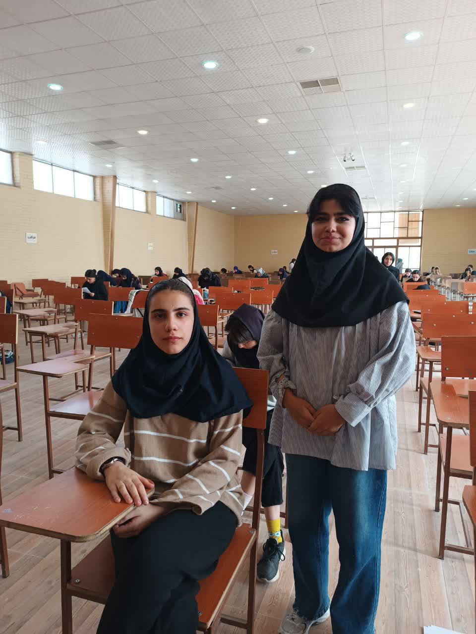 گفتگو با ستایش سلاجقه پایه 10تجربی تراز برتر در آزمون