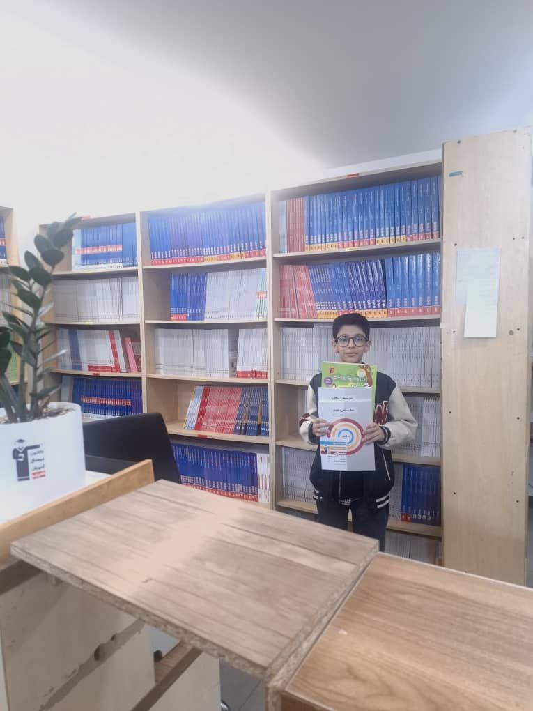 گفت  گو با امیر حسین حسینی:قهرمان پیوستگی پنجم دبستان