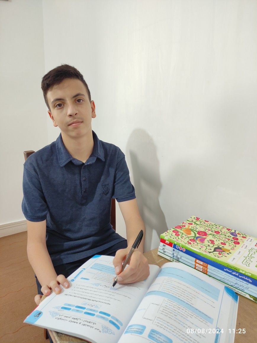 گفت و گو با محمدامین ممشلو از دانش آموزان 15 هزار قهرمان تابستان