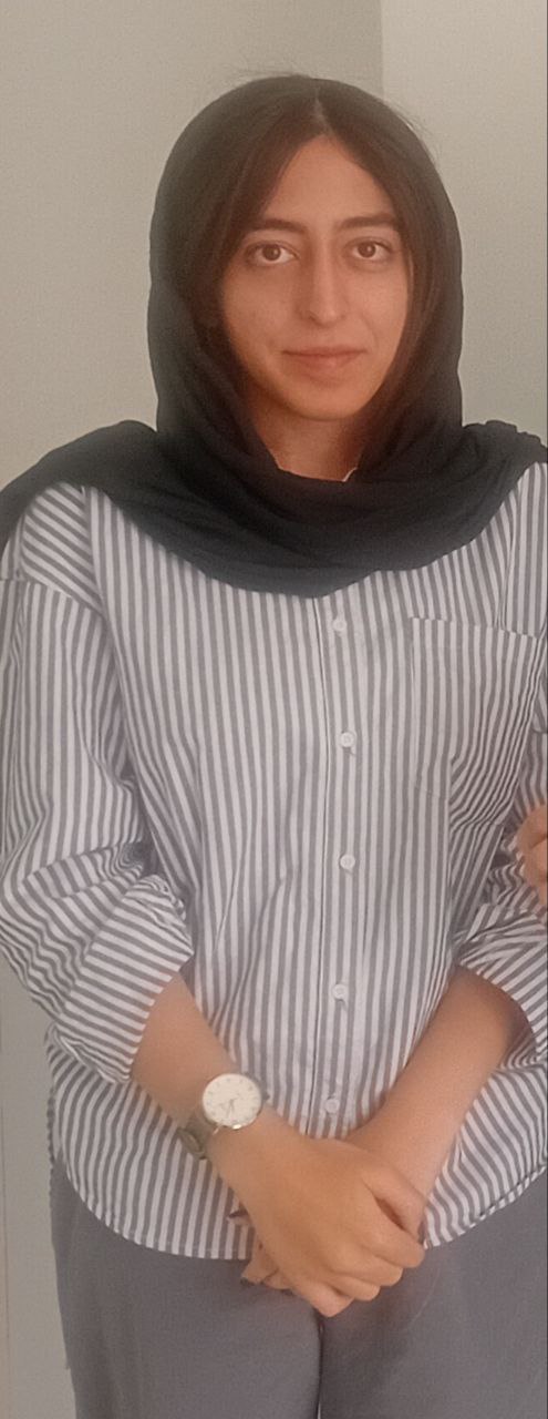 گفت‌وگو با مریم قبادی دانش اموز کنکوری از کرمانشاه