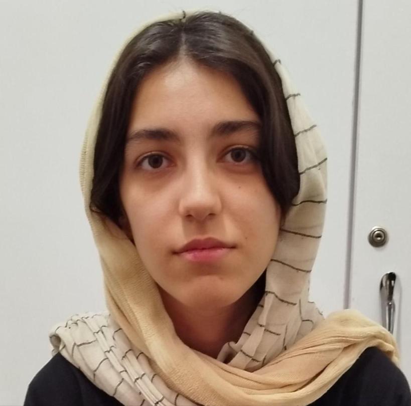 گفتگو با لیانا شادمان پایه نهم  پذیرفته شده در مدرسه تیزهوشان