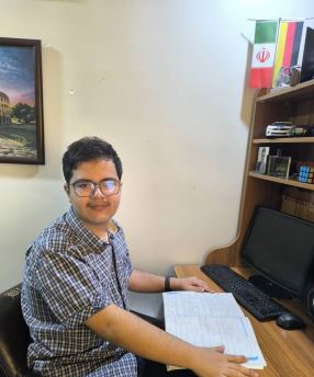 آرشام حیاتی قهرمان پیوستگی پایه نهم