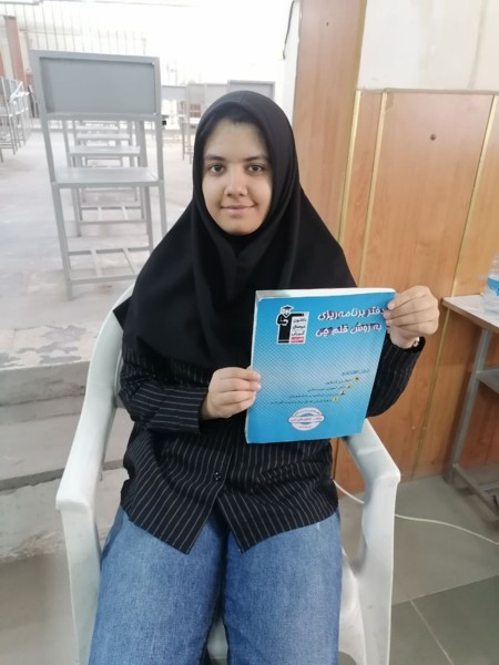 گفتگو با مهلا شادمان پایه 12تجربی عضو باشگاه 500تائی