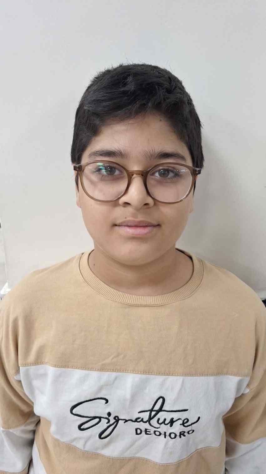 مصاحبه با رادین حکمی دانش آموز پرتلاش پایه نهم