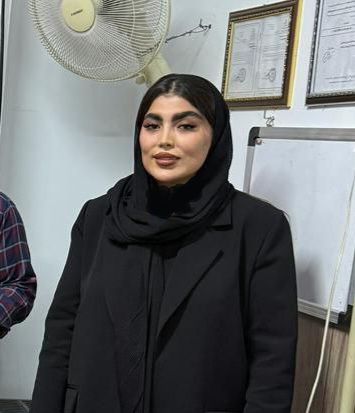 معرفی دبیر نسترن حسینی – دبیر اقتصاد و مشاور انسانی کانون هشتگرد