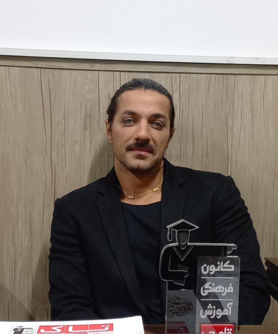 مصاحبه با دبیر برتر کانون قلم چی هشتگرد - دکتر اسماعیلی فاخر