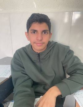 بردیا رستمی نیا قهرمان پیوستگی پایه نهم عضو باشگاه 400 تایی