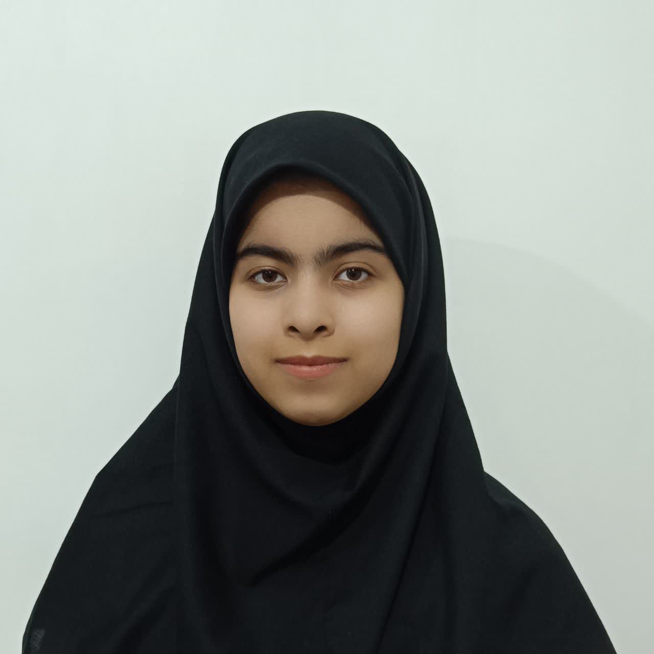 گفتگو با مهدیس نورعلیزاده پایه نهم دانش آموز برتر از همدان یک