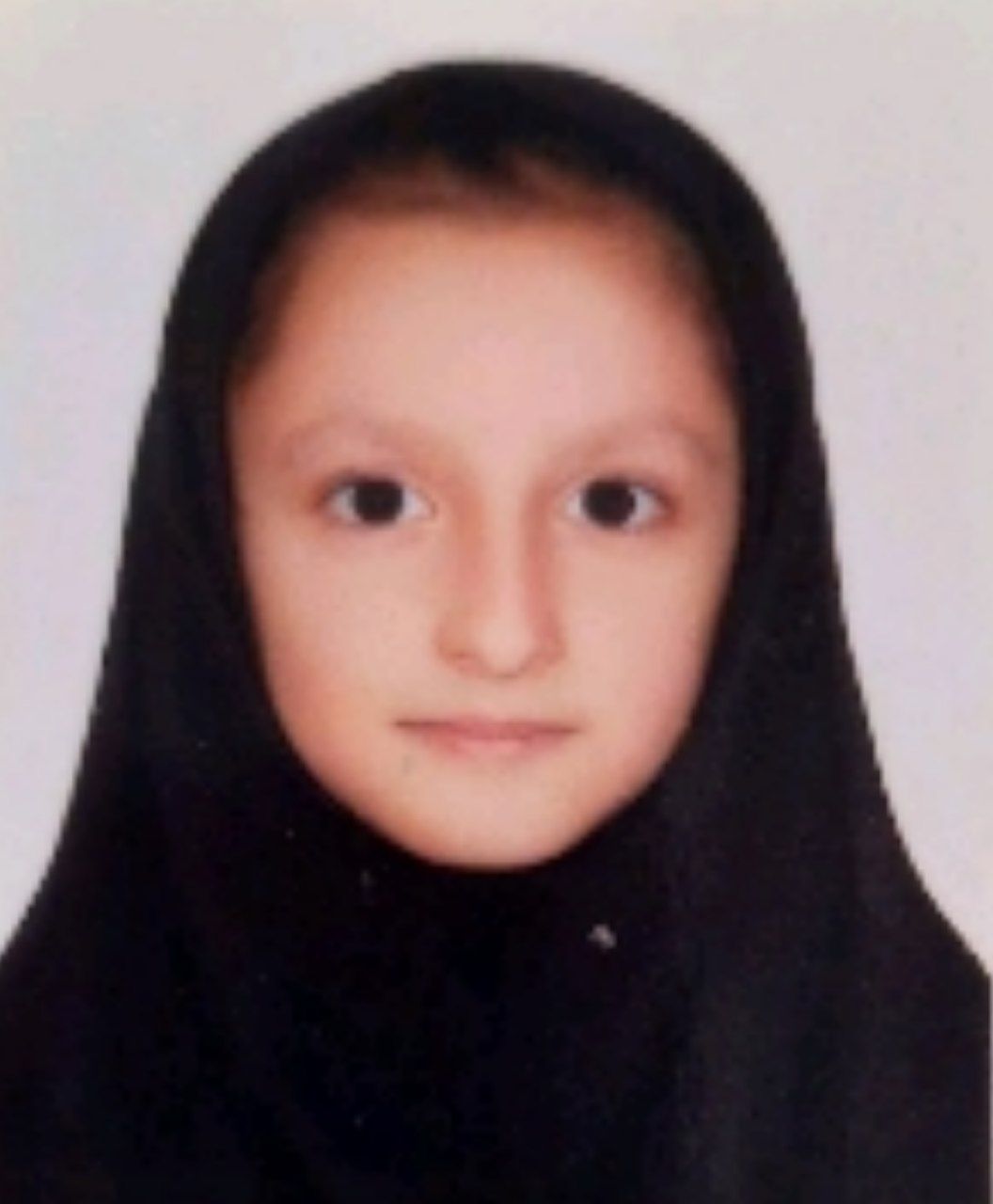 گفت و گو با آدریانا حسین پور: قهرمان پیوستگی پنجم دبستان