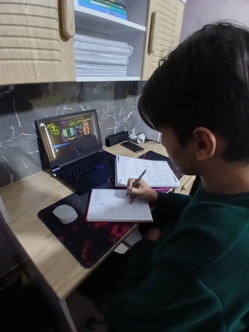 مصاحبه با محمدمتین اسفندیاری؛ دانش‌آموز پایه یازدهم از شیراز