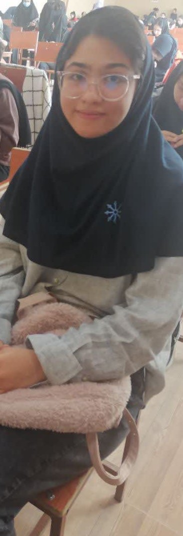 گفتگو با روشا فرح بخش پایه 11تجربی قهرمان پیوستگی در پائیز