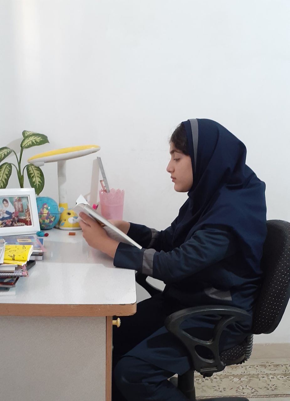 گفت‌وگو با النا رفیعی زاده پایه هفتم از کرمانشاه