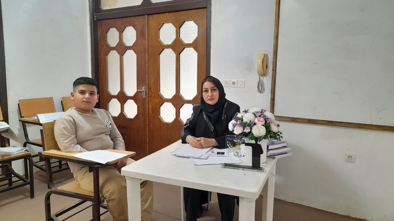 گفت و گو با کسری حاجی حسن قهرمان پیوستگی پایه سوم از نقده