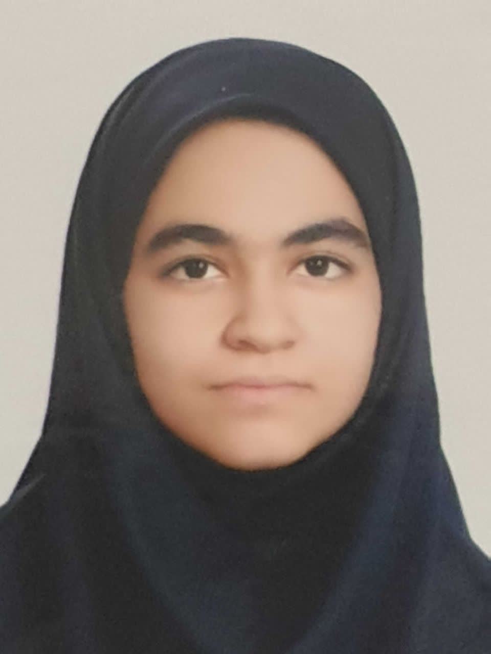 گفت و گو با آیناز شاه آبادی دانش آموز مقطع یازدهم ریاضی