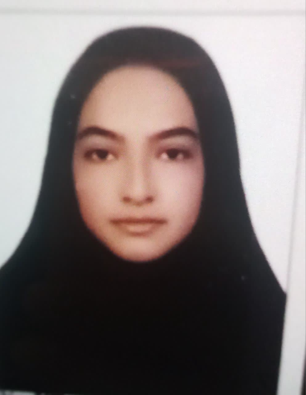 گفت و گو با ترنم فیضیان دانش آموز مقطع دوازدهم ریاضی