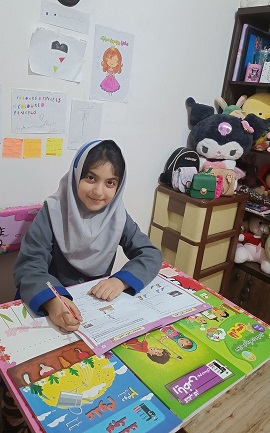 گفت و گو با آوینا آوخ قهرمان تابستان و پاییز دوم دبستان از رودبار