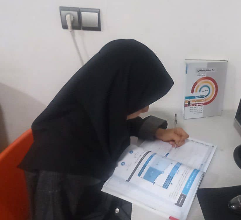 گفت و گو با زهرا مصطفی لو از دانش آموزان 15 هزار قهرمان پاییز