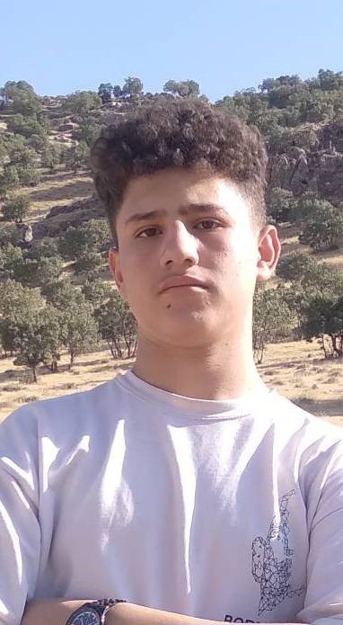 گفتگ. با ابوالفضل محمدی وفایی ؛ پایه دهم تجربی