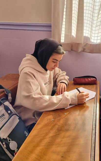 گفتگو با هلیا عبدلی دانش آموز باشگاه پانصدتایی  آزمون‌ها پاییز