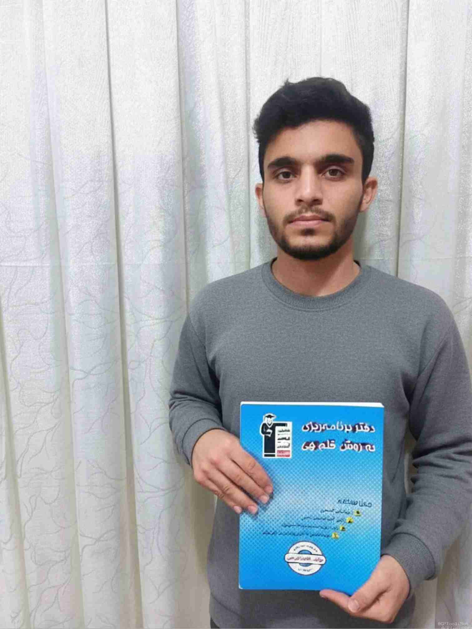 گفت وگو با امیرحسین آزادبخت؛ قهرمان پاییز دوازدهم تجربی از کوهدشت