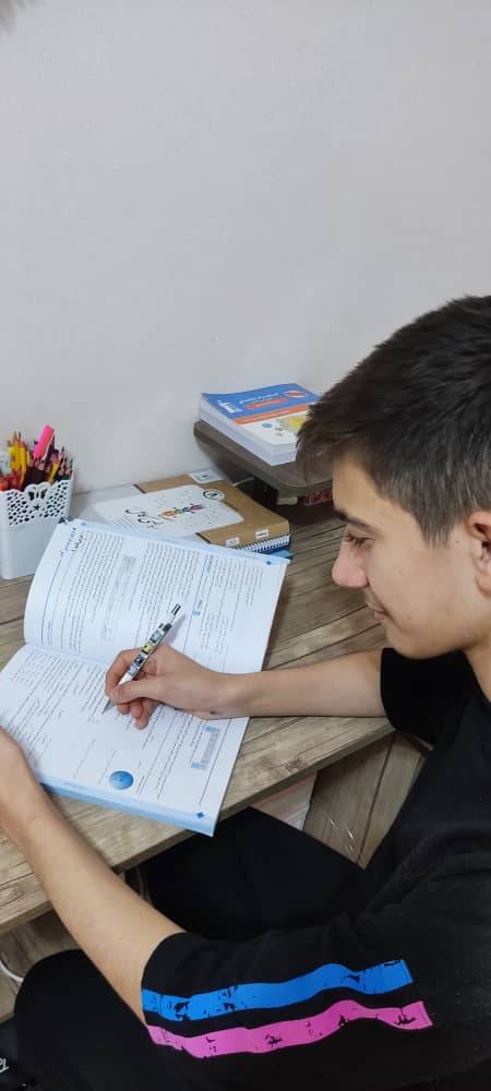 گفتگو با آرین کرمی فرد پایه هشتم قهرمان پاییزآباده